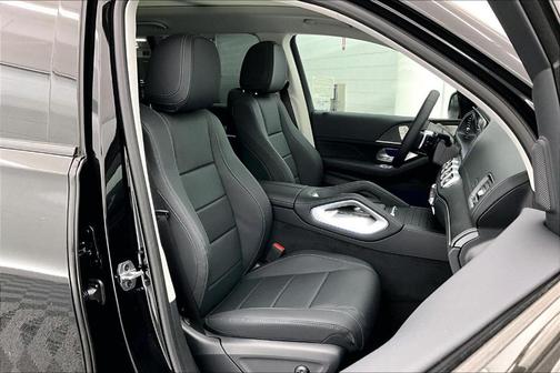Obsidian Black 2026 Mercedes-Benz GLS 450 4MATIC