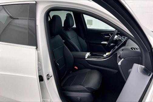 2026 Mercedes-Benz GLC 300 Base