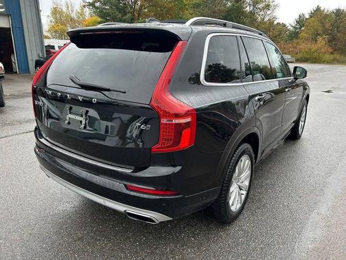2016 Volvo XC90 T6 Momentum