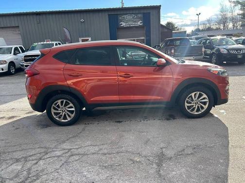 2016 Hyundai TUCSON SE