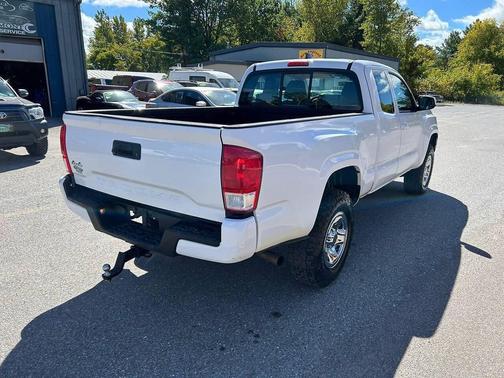 2017 Toyota Tacoma SR