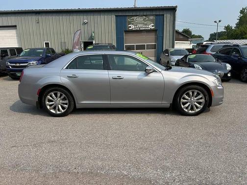 2017 Chrysler 300C Base