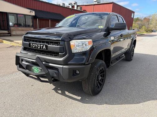 Black 2014 Toyota Tundra SR5