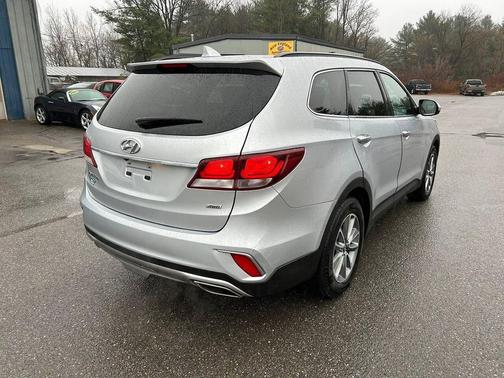 2017 Hyundai SANTA FE SE