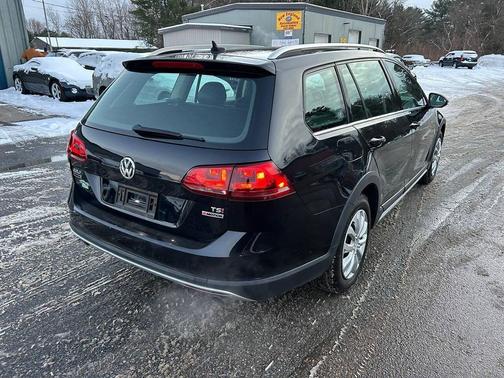 2017 Volkswagen Golf Alltrack TSI S