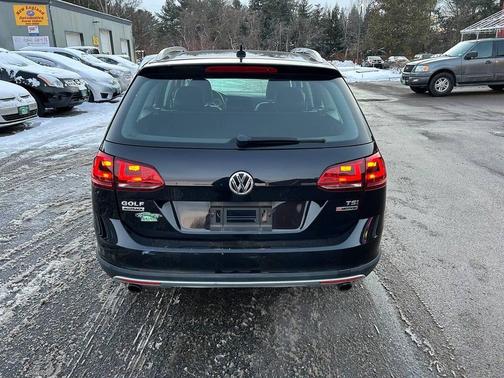 2017 Volkswagen Golf Alltrack TSI S