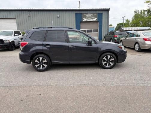 Dark Gray Metallic 2017 Subaru Forester 2.5i Premium