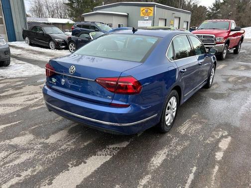 2017 Volkswagen Passat 1.8T SE