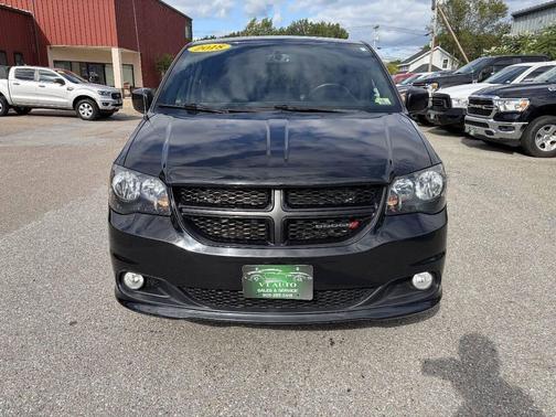 Black Onyx Crystal Pearl Coat 2018 Dodge Grand Caravan SE