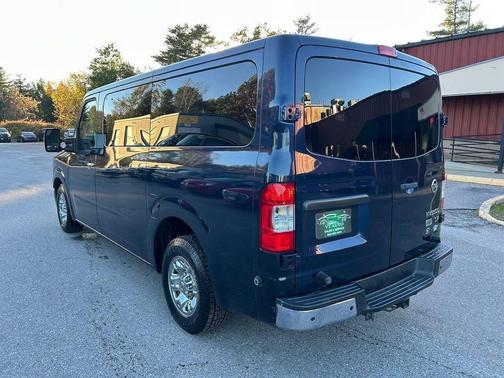 2012 Nissan NV Passenger NV3500 HD SV V8