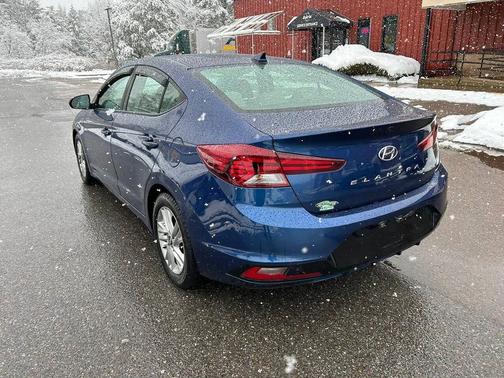 2020 Hyundai ELANTRA SE