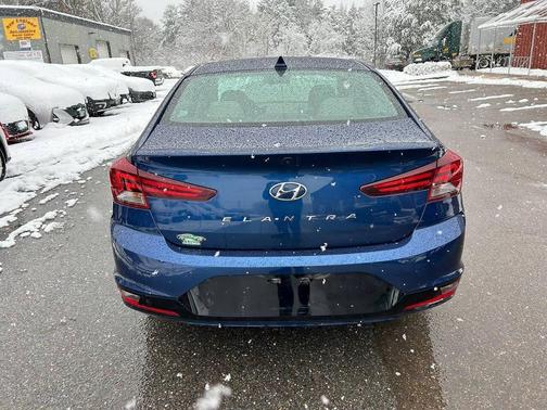 2020 Hyundai ELANTRA SE