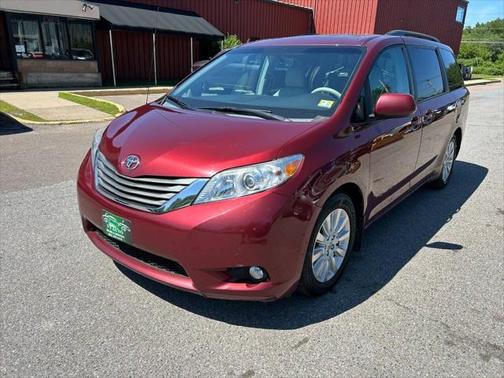 2014 Toyota Sienna XLE