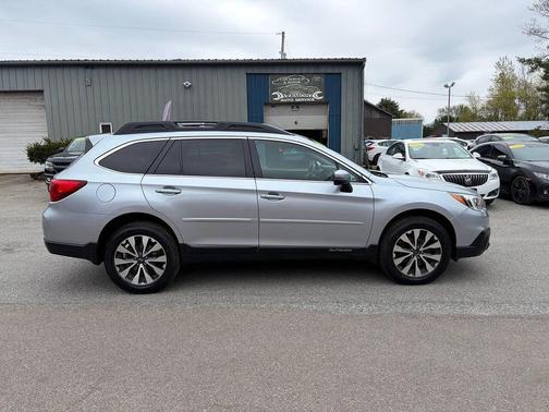 Ice Silver Metallic 2016 Subaru Outback 3.6R Limited