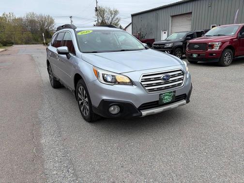 Ice Silver Metallic 2016 Subaru Outback 3.6R Limited