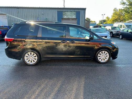 2015 Toyota Sienna LE