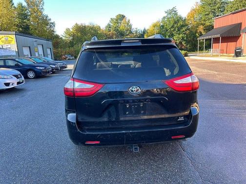 2015 Toyota Sienna LE