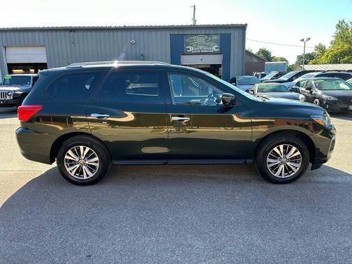 2018 Nissan Pathfinder SL
