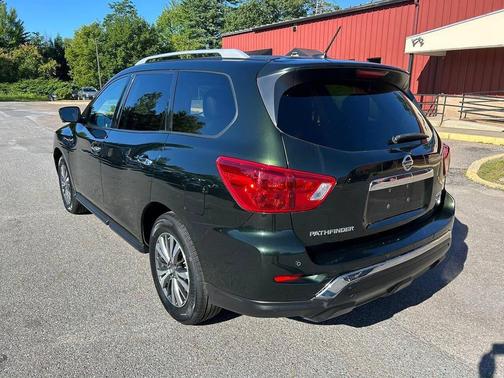 2018 Nissan Pathfinder SL