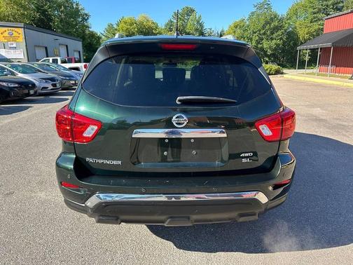 2018 Nissan Pathfinder SL