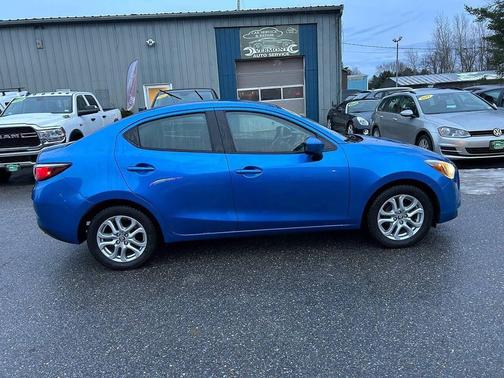 2017 Toyota Yaris iA Base