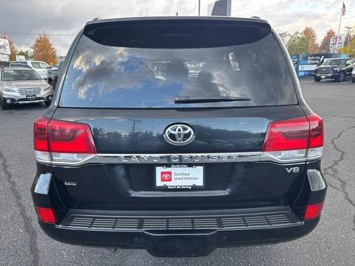 2016 Toyota Land Cruiser Base
