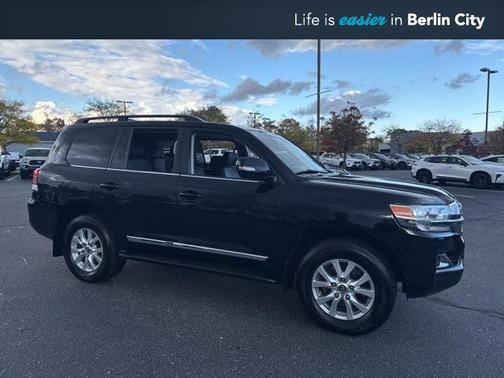 2016 Toyota Land Cruiser Base