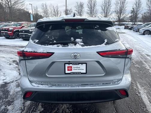 2023 Toyota Highlander LE