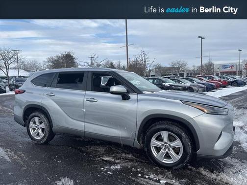 2023 Toyota Highlander LE