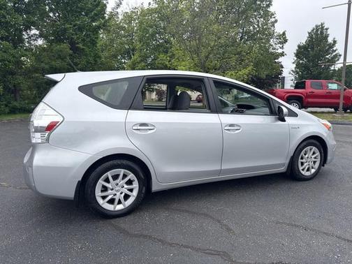 2013 Toyota Prius v Three
