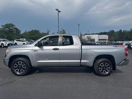 2017 Toyota Tundra SR5