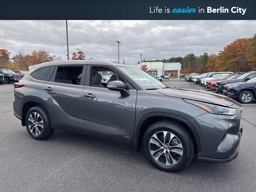 2024 Toyota Highlander Hybrid XLE