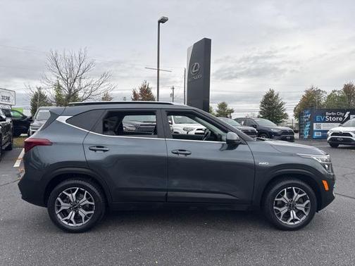 2022 Kia Seltos EX