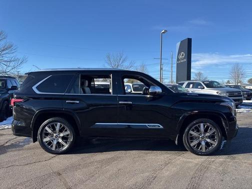 2023 Toyota Sequoia Capstone