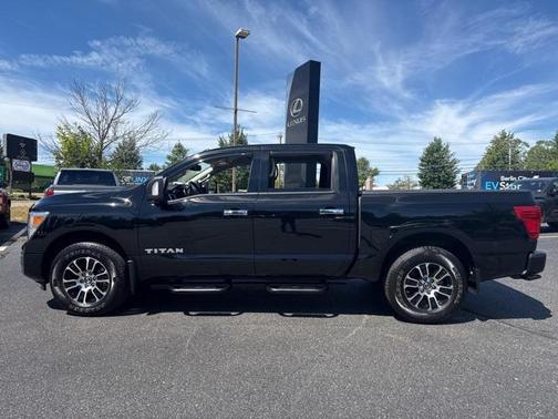 2021 Nissan Titan SV