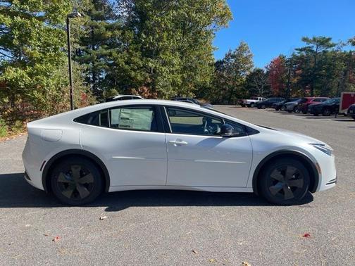 2026 Toyota Prius Plug-In Hybrid SE