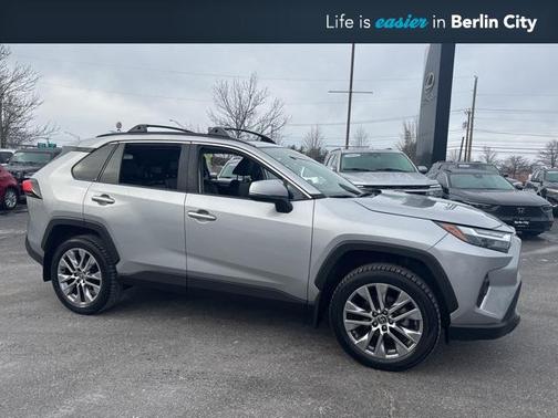 2022 Toyota RAV4 XLE Premium