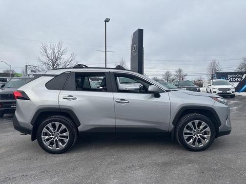 2022 Toyota RAV4 XLE Premium