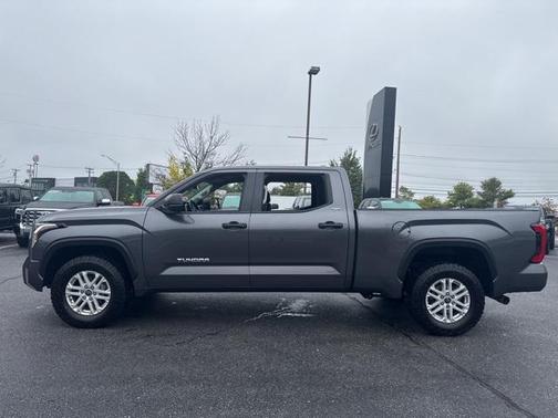 2022 Toyota Tundra SR5