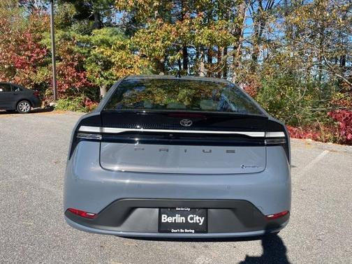 2026 Toyota Prius Plug-In Hybrid SE