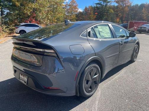 2026 Toyota Prius Plug-In Hybrid SE