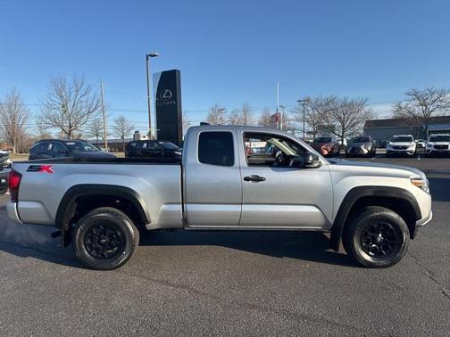 2022 Toyota Tacoma SR