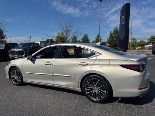 2022 Lexus ES 350 Premium