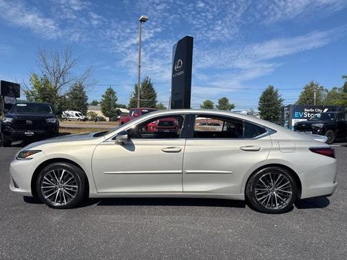 2022 Lexus ES 350 Premium