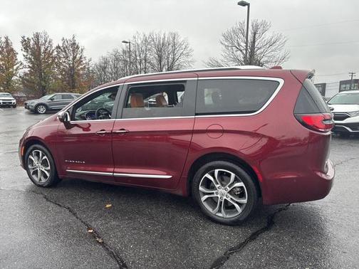 2022 Chrysler Pacifica L