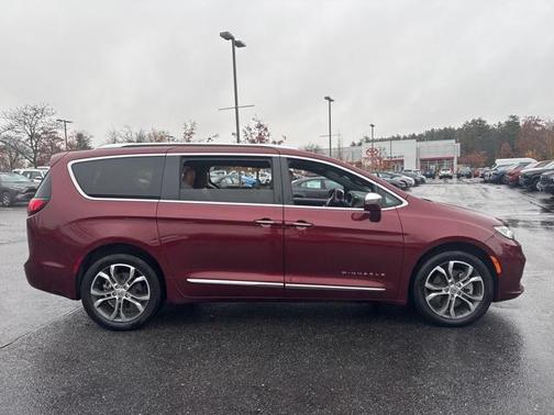 2022 Chrysler Pacifica L