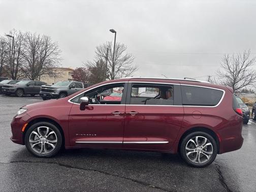 2022 Chrysler Pacifica L