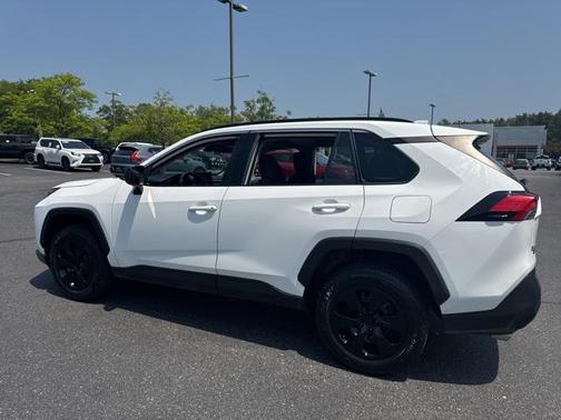 2020 Toyota RAV4 LE