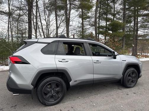 2020 Toyota RAV4 Hybrid XLE