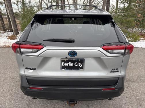 2020 Toyota RAV4 Hybrid XLE